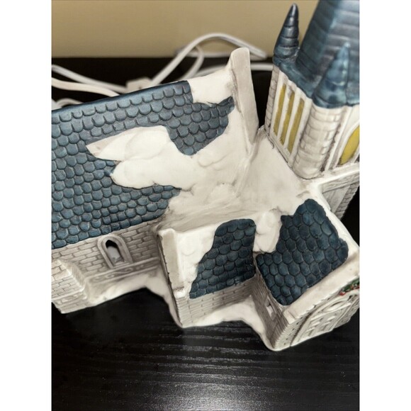 Cathedral Christmas Village 8" Church Plug in Light Up Preowned Snow Holiday - Picture 9 of 9